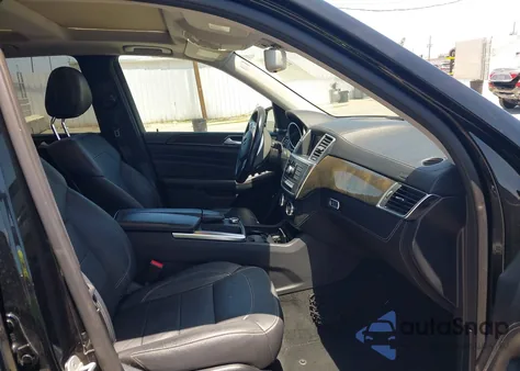 2015 Mercedes-Benz Ml 400 4Matic z USA, uszkodzony, nr VIN 4JGDA5GB3FA581009